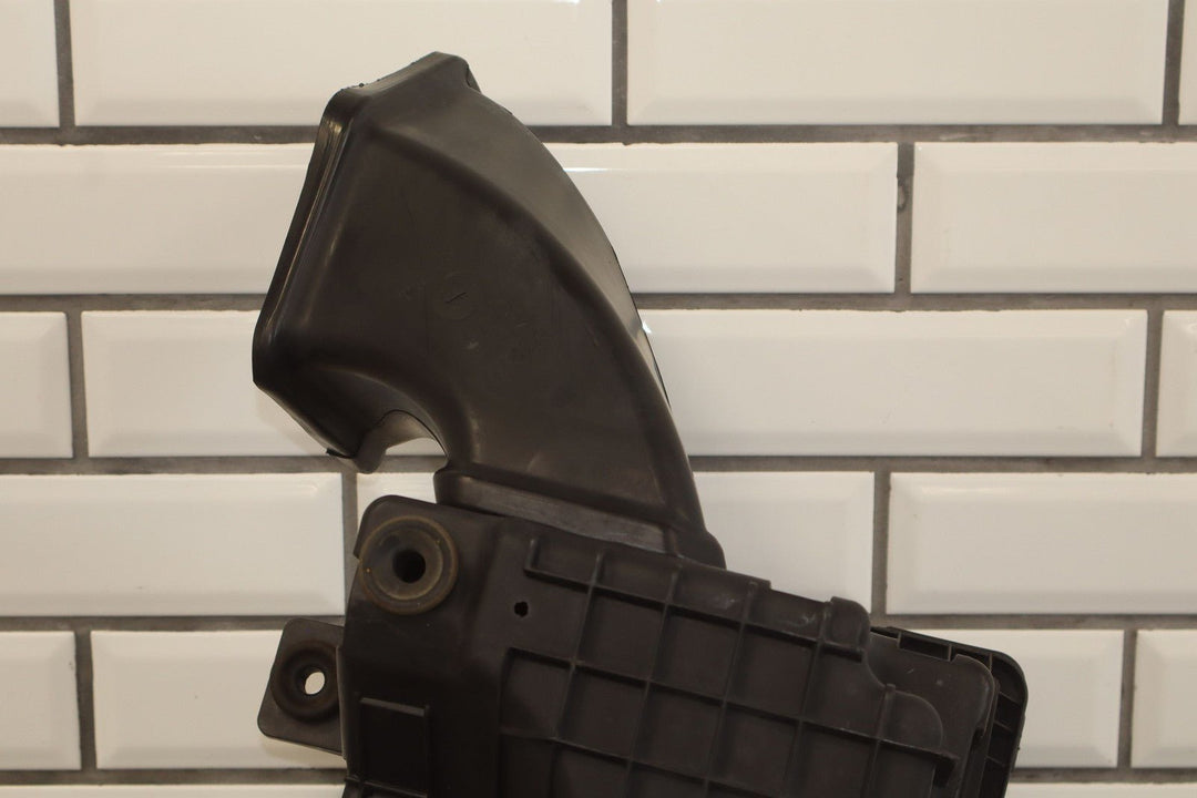 13 - 18 Ram 1500 19 - 24 Ram Classic 5.7L Hemi Air Cleaner Intake Tube Air Box OEM