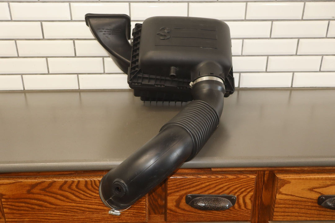 13 - 18 Ram 1500 19 - 24 Ram Classic 5.7L Hemi Air Cleaner Intake Tube Air Box OEM