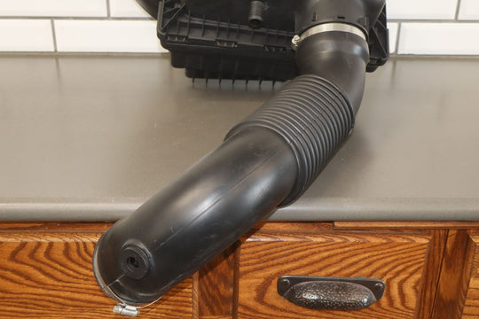 13 - 18 Ram 1500 19 - 24 Ram Classic 5.7L Hemi Air Cleaner Intake Tube Air Box OEM