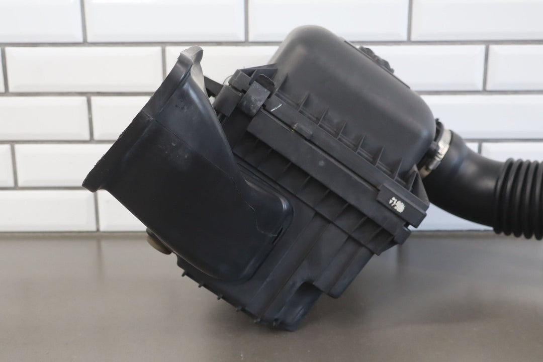 13 - 18 Ram 1500 19 - 24 Ram Classic 5.7L Hemi Air Cleaner Intake Tube Air Box OEM