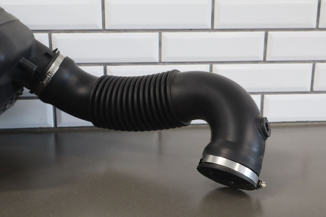 13 - 18 Ram 1500 19 - 24 Ram Classic 5.7L Hemi Air Cleaner Intake Tube Air Box OEM