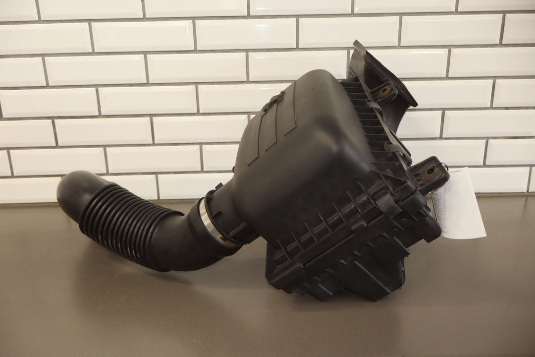 13 - 18 Ram 1500 19 - 24 Ram Classic 5.7L Hemi Air Cleaner Intake Tube Air Box OEM