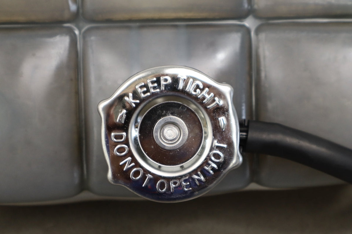 14-16 Jeep Grand Cherokee 3.0 EcoDiesel Coolant Degas Bottle