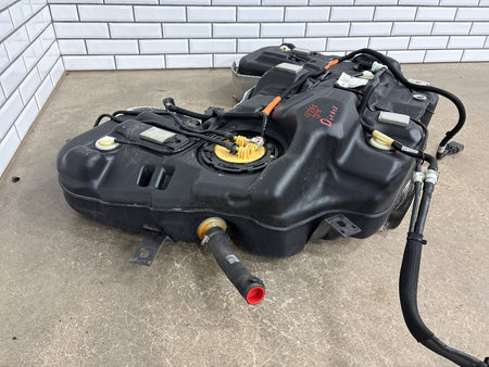 14-16 Jeep Grand Cherokee 3.0 EcoDiesel Fuel Tank w Pump