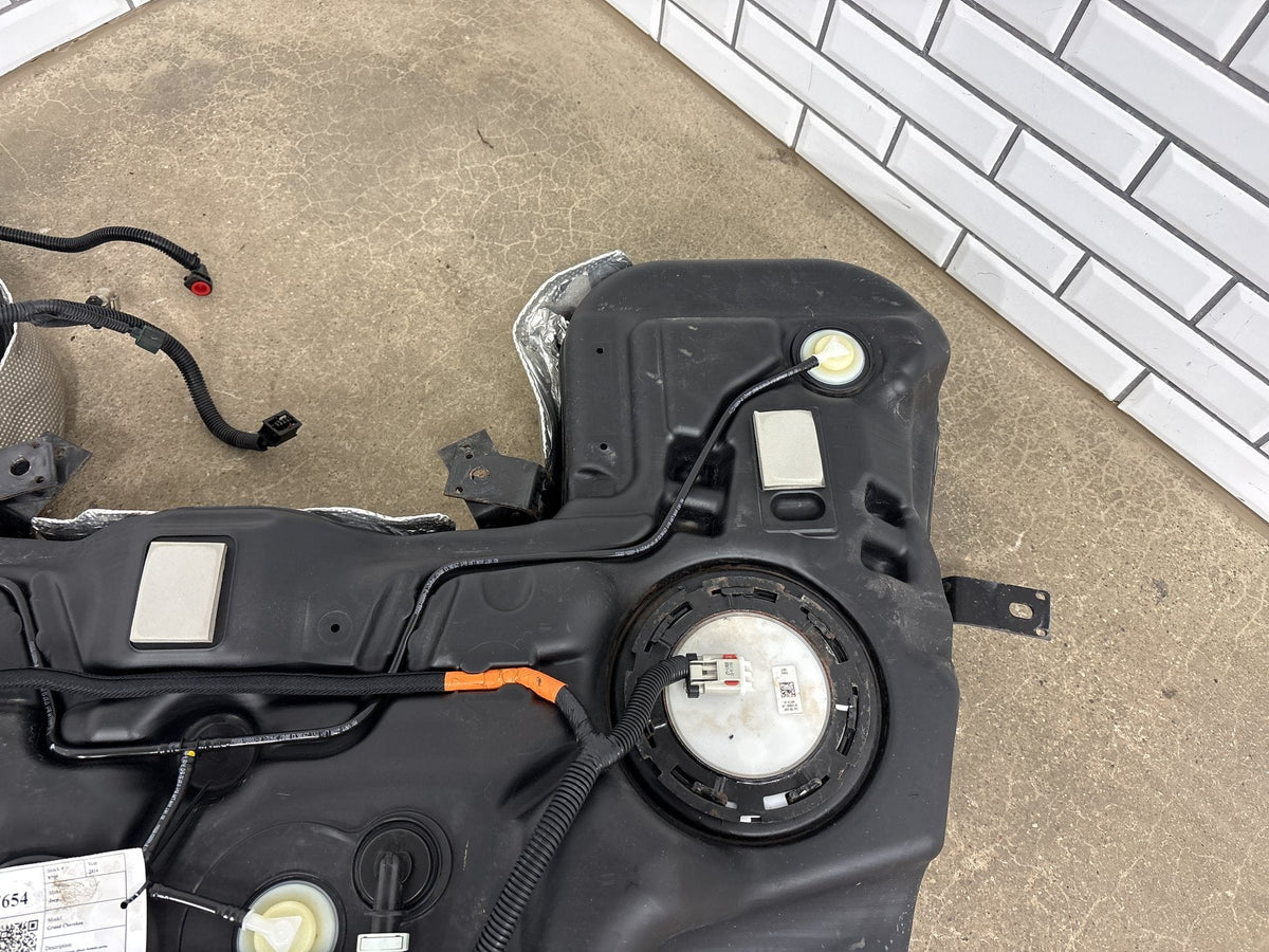 14-16 Jeep Grand Cherokee 3.0 EcoDiesel Fuel Tank w Pump