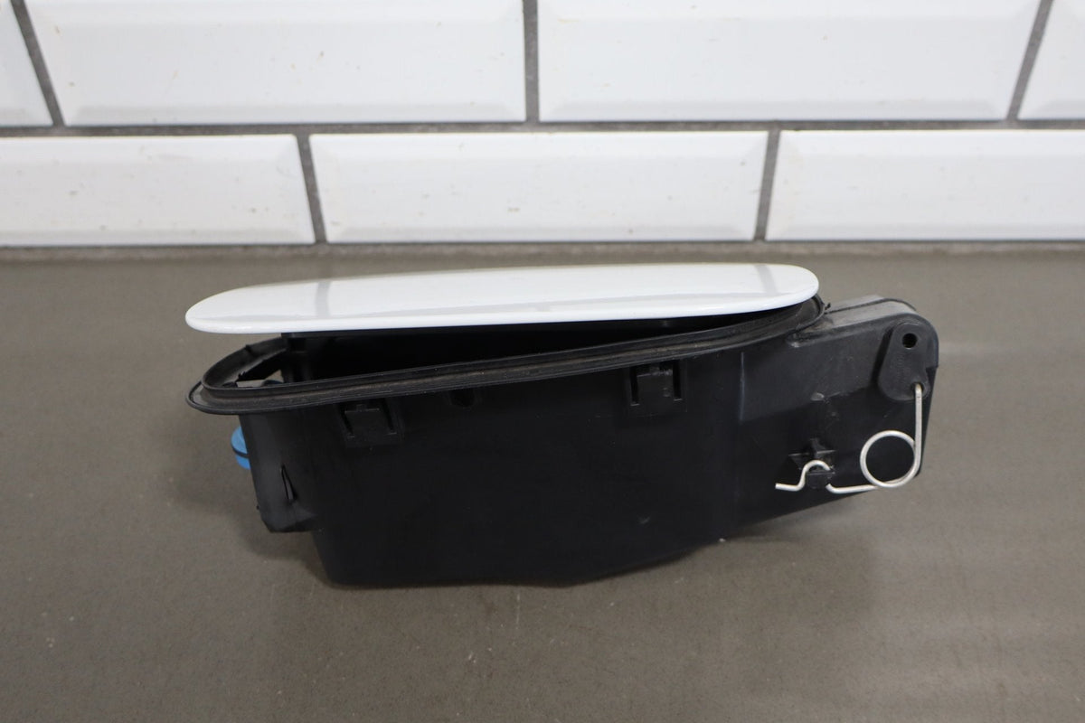 14-16 Jeep Grand Cherokee Fuel Filler Door (Bright White PW7)