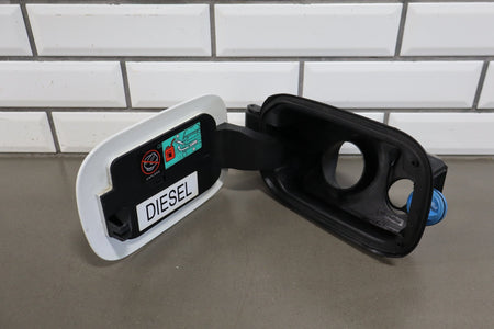 14-16 Jeep Grand Cherokee Fuel Filler Door (Bright White PW7)