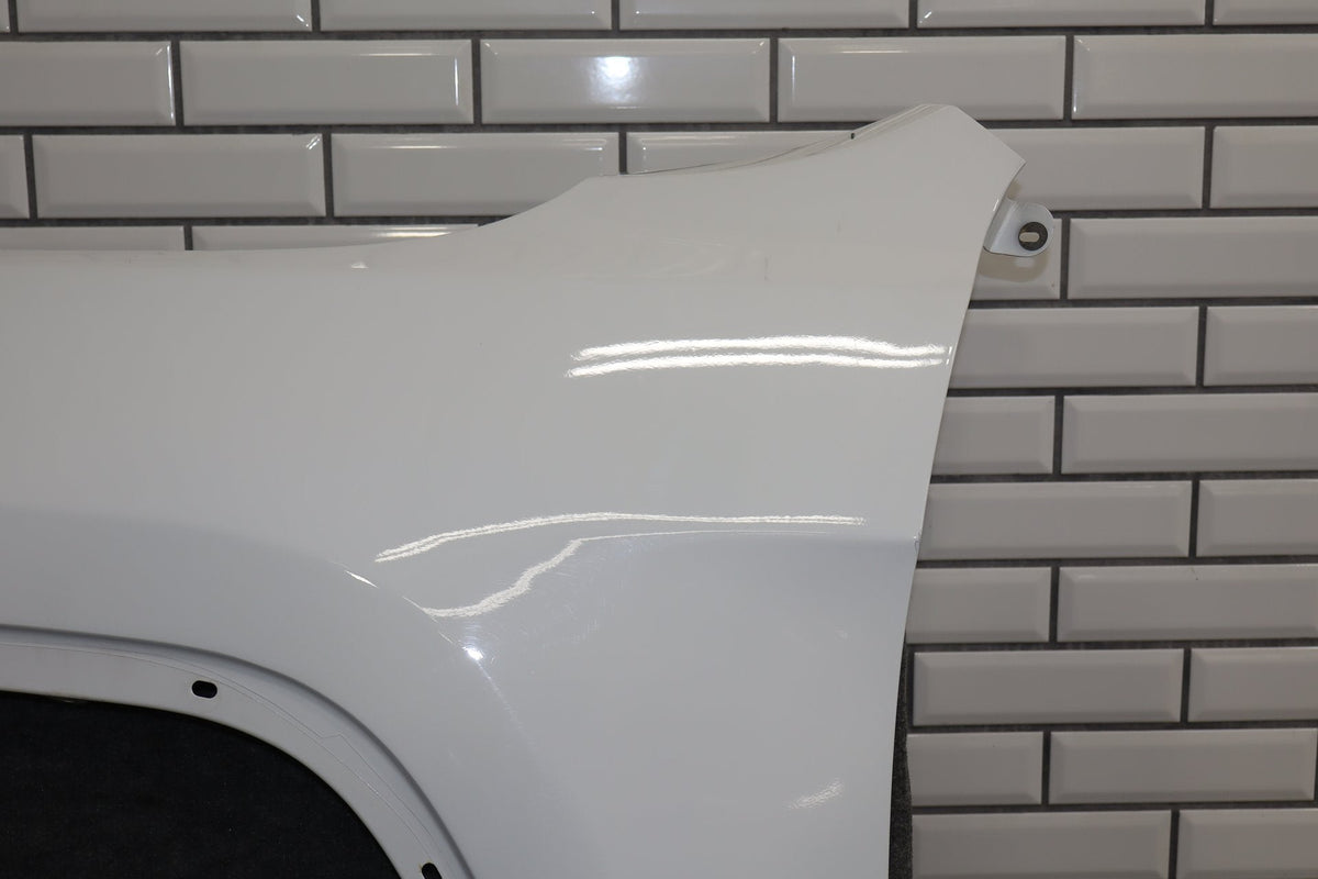 14-16 Jeep Grand Cherokee Limited Left Fender (Bright White PW7)