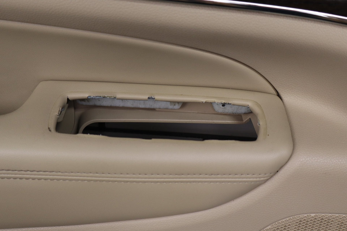 14-16 Jeep Grand Cherokee Limited LF Door Panel (Frost Beige)