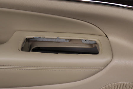 14-16 Jeep Grand Cherokee Limited LF Door Panel (Frost Beige)