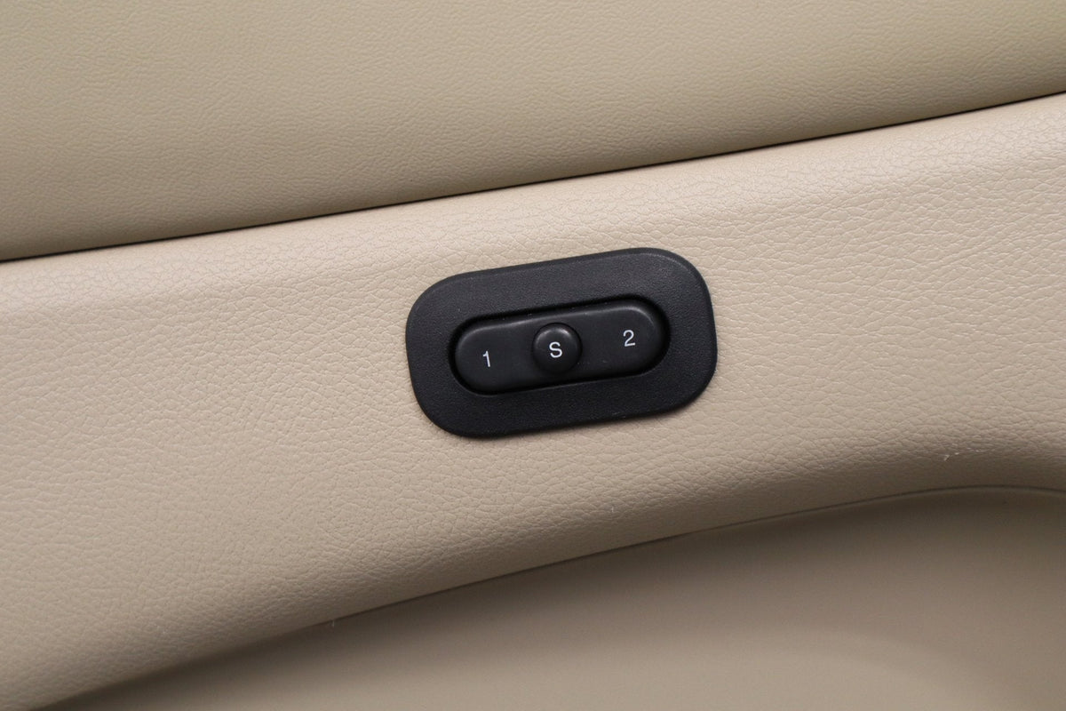 14-16 Jeep Grand Cherokee Limited LF Door Panel (Frost Beige)