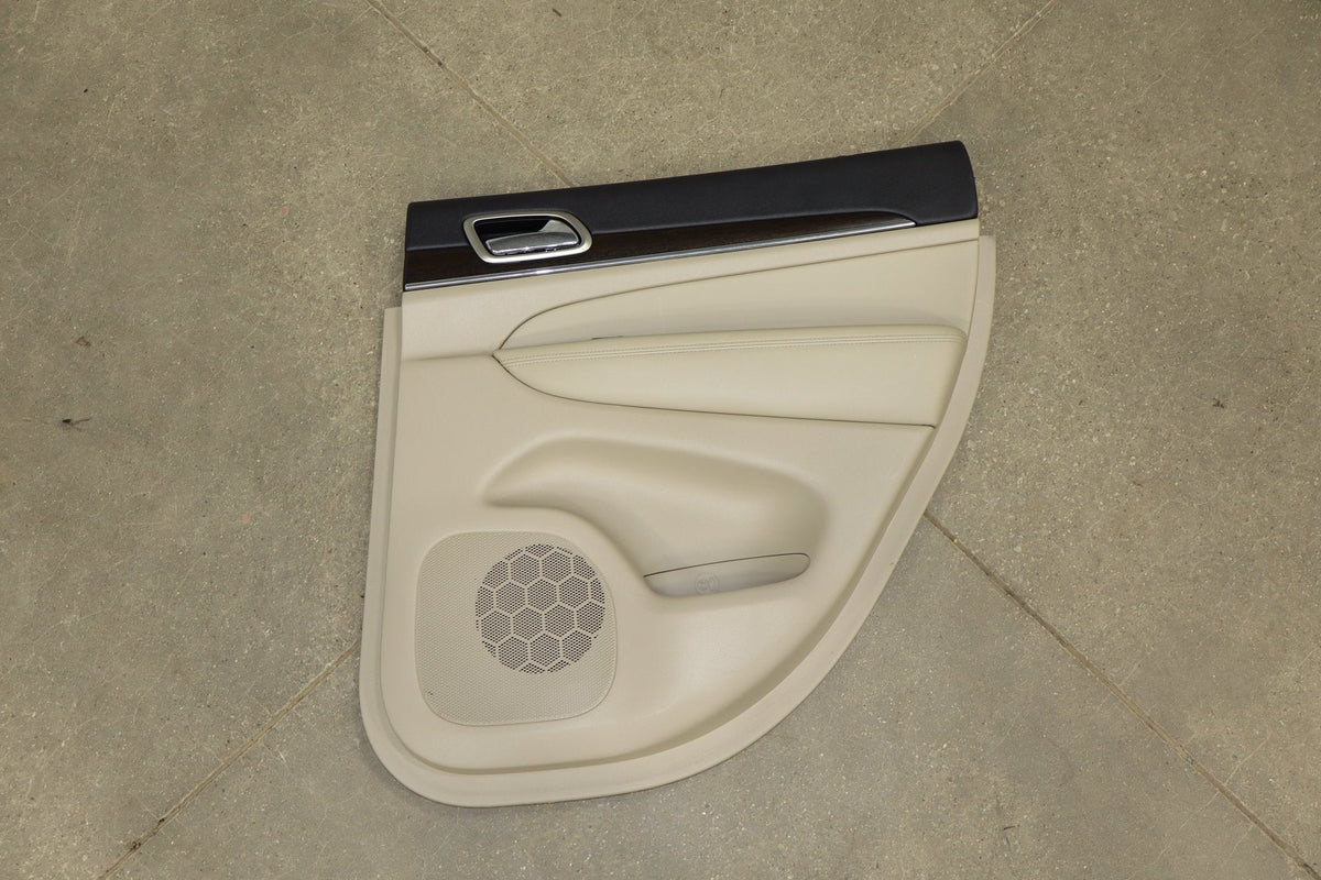14-16 Jeep Grand Cherokee Limited RR Door Panel (Frost Beige)