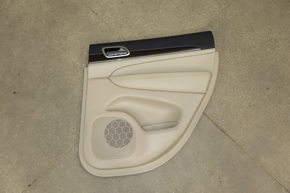 14-16 Jeep Grand Cherokee Limited RR Door Panel (Frost Beige)