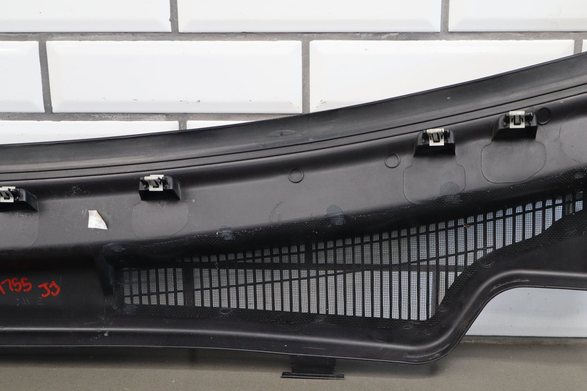 14-16 Jeep Grand Cherokee WK2 Cowl Vent Panel