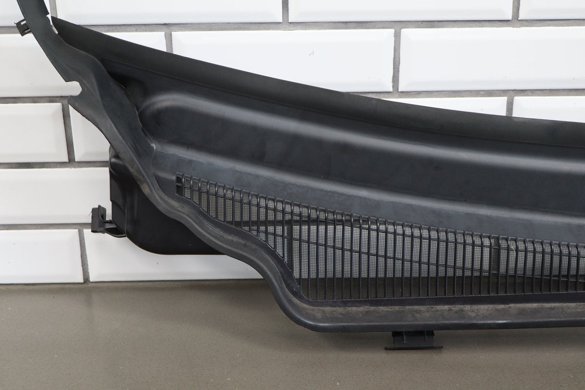 14-16 Jeep Grand Cherokee WK2 Cowl Vent Panel