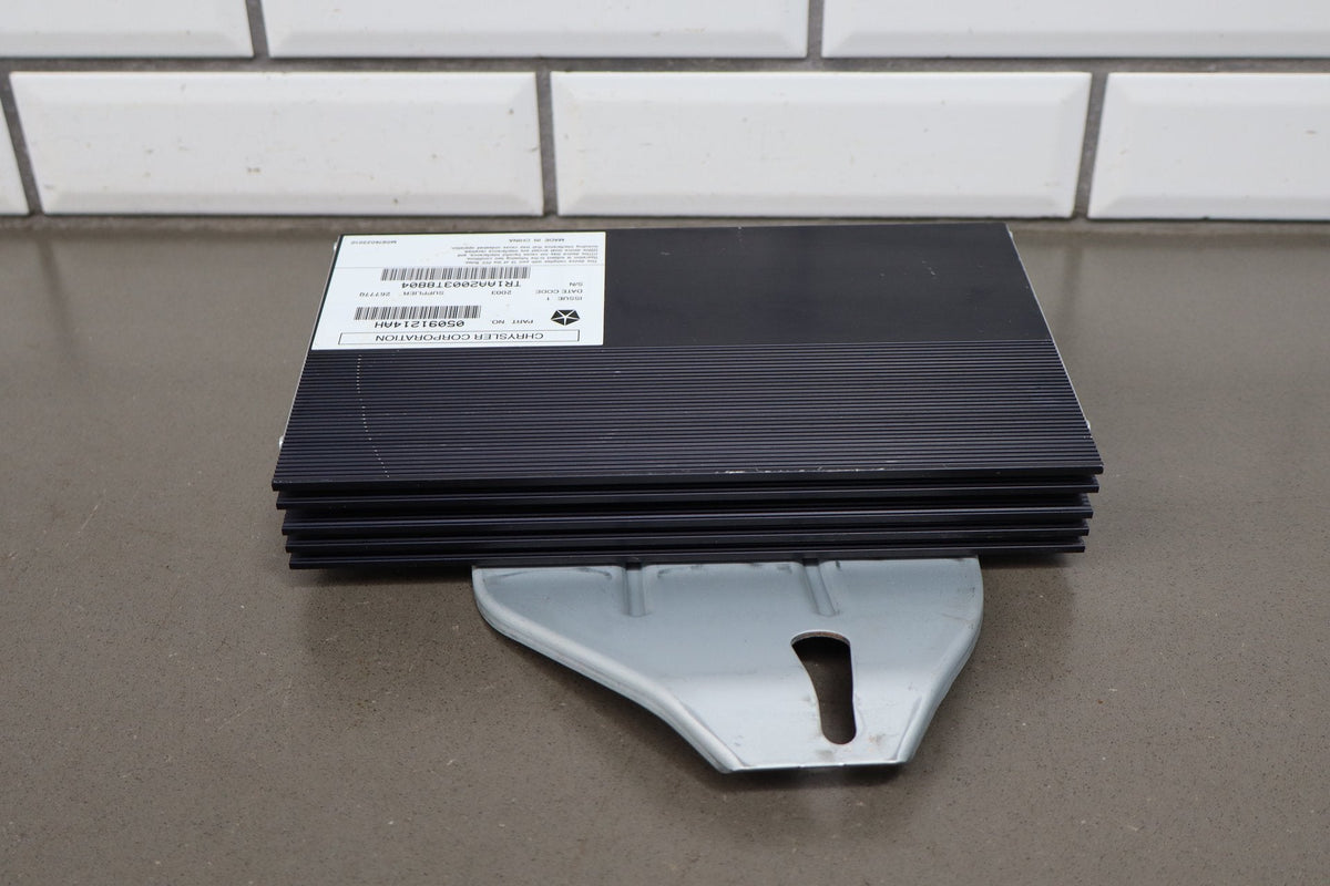 14-16 Jeep Grand Cherokee WK2 Radio Amplifier