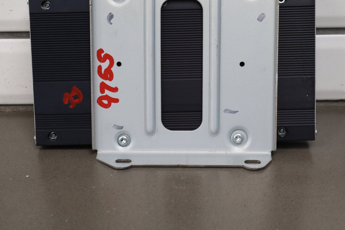 14-16 Jeep Grand Cherokee WK2 Radio Amplifier