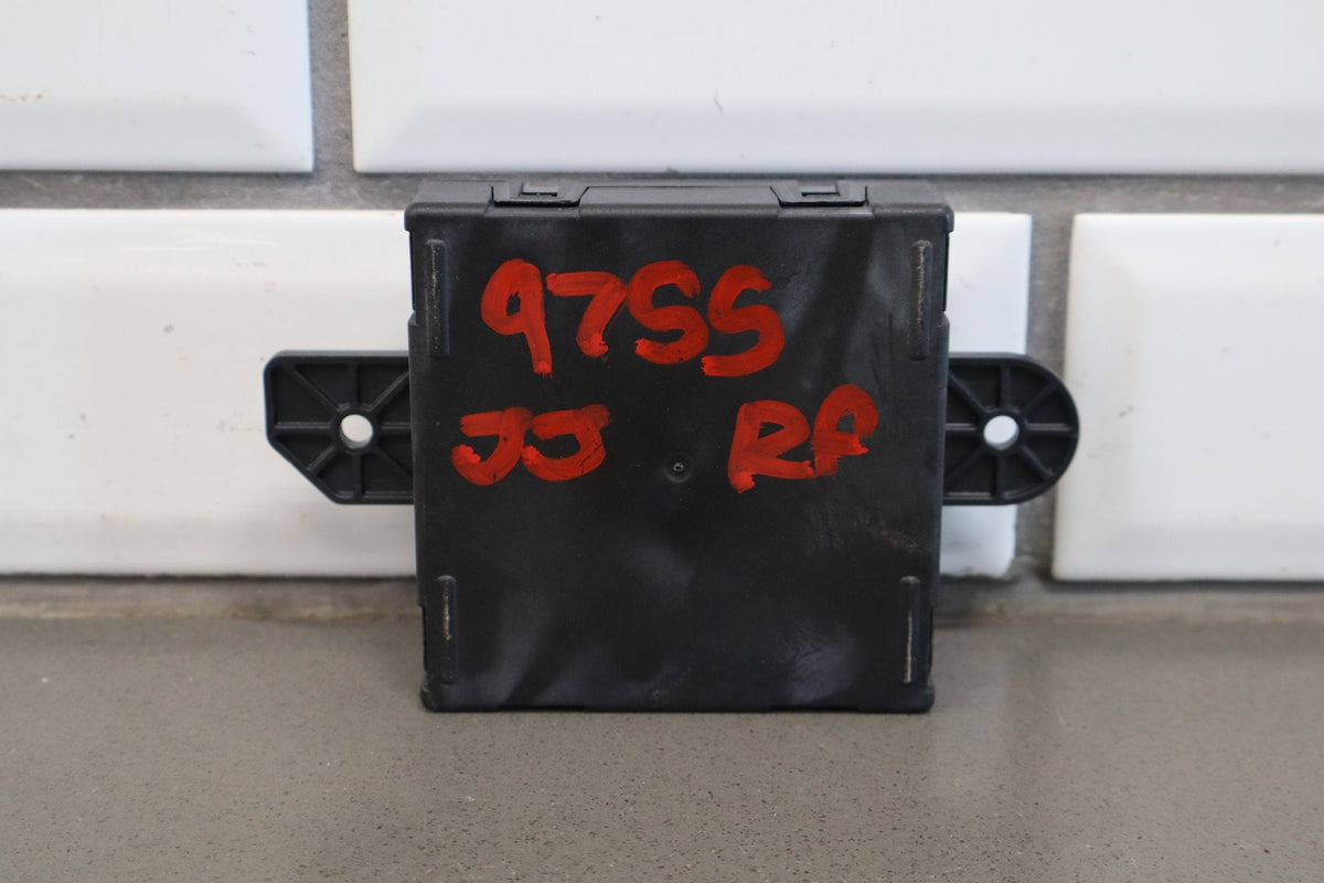 14-16 Jeep Grand Cherokee WK2 Right Door Control Module