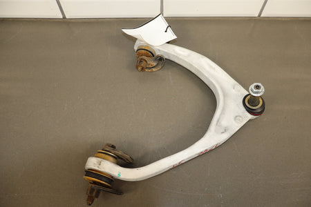 14-17 Cadillac Escalade RF Knee Hub Arms 23125969