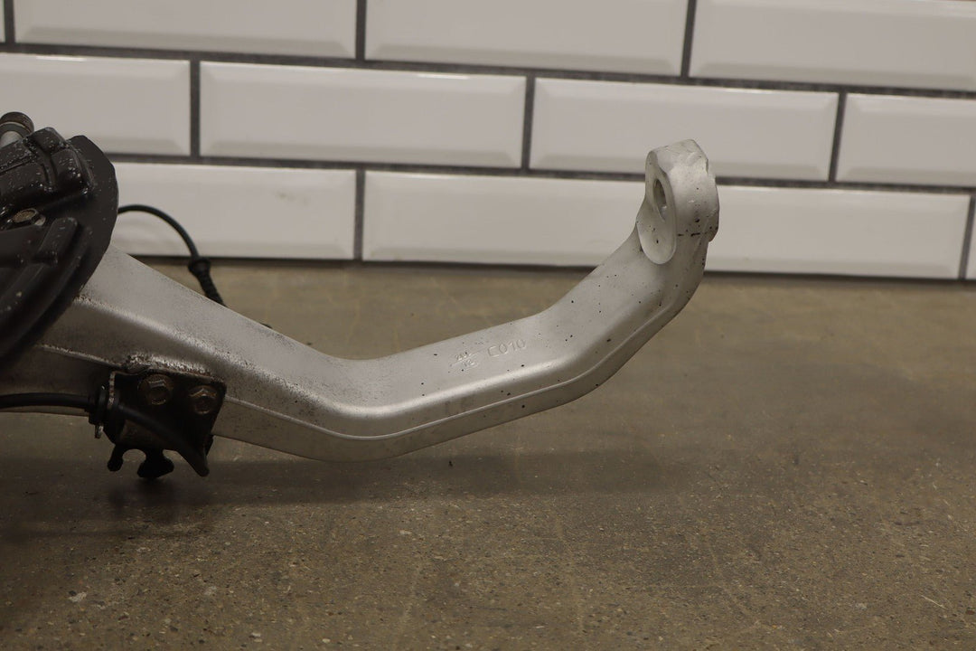 14 - 17 Maserati Ghibli AWD Front Left LH Spindle Knuckle W/ Hub & Sensor (77K)