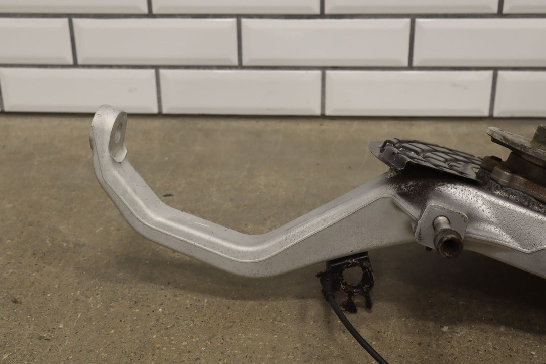 14 - 17 Maserati Ghibli AWD Front Left LH Spindle Knuckle W/ Hub & Sensor (77K)