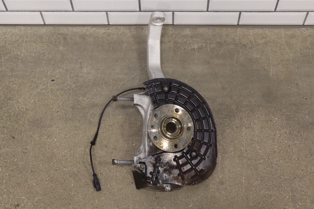 14 - 17 Maserati Ghibli AWD Front Left LH Spindle Knuckle W/ Hub & Sensor (77K)