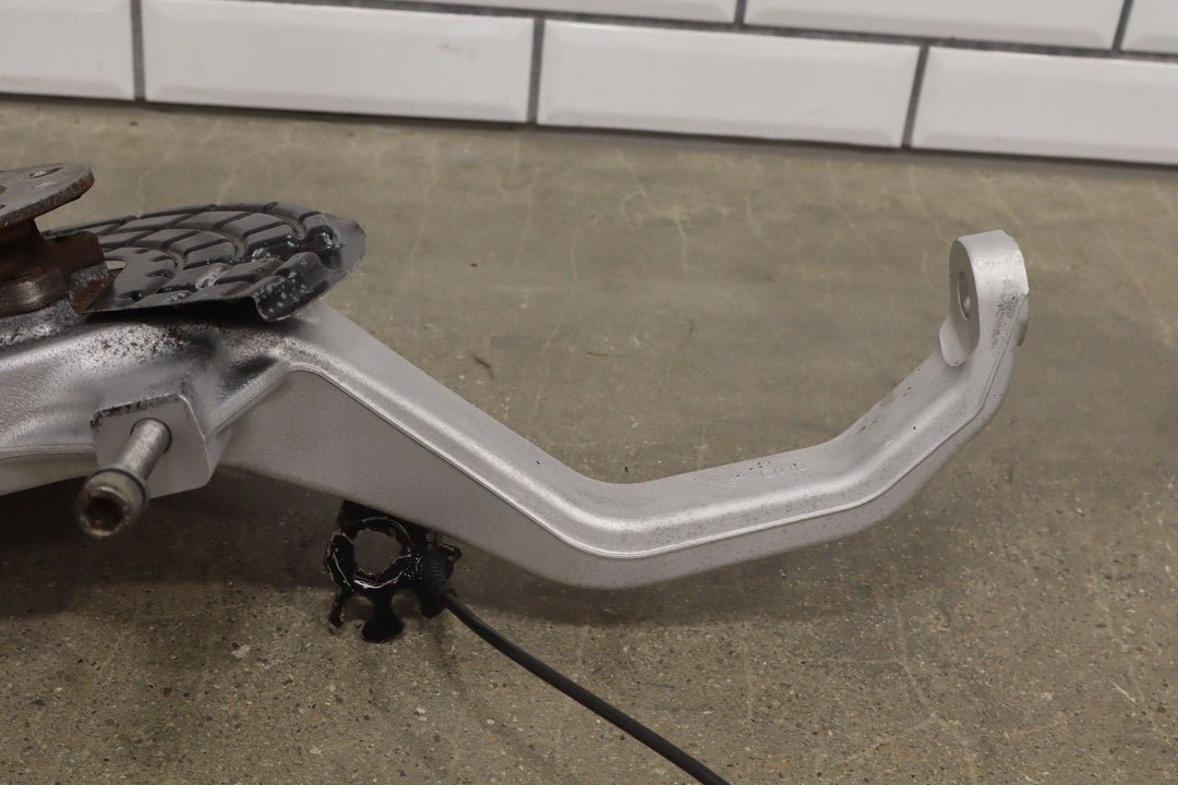 14 - 17 Maserati Ghibli AWD Front Right RH Spindle Knuckle W/ Hub & Sensor (77K)