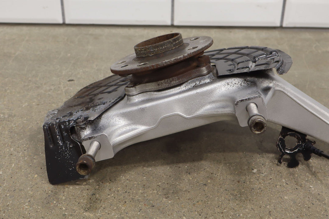 14 - 17 Maserati Ghibli AWD Front Right RH Spindle Knuckle W/ Hub & Sensor (77K)