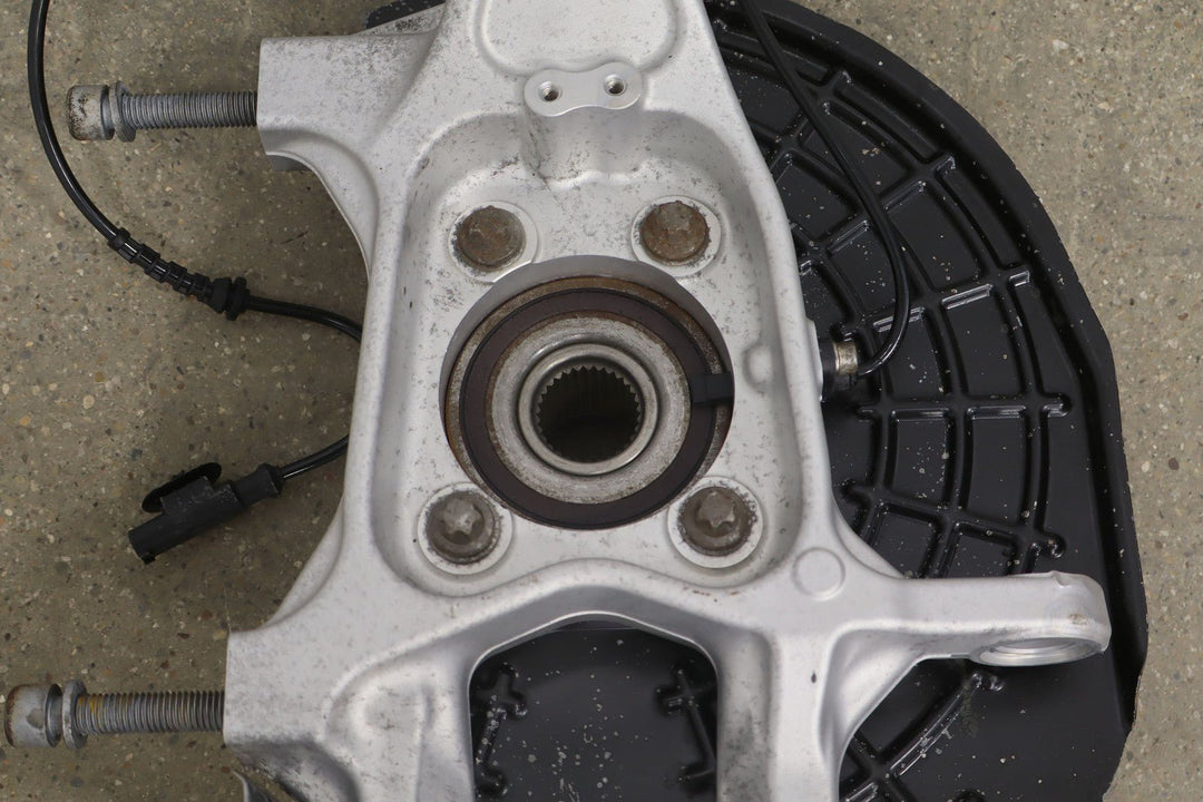 14 - 17 Maserati Ghibli AWD Front Right RH Spindle Knuckle W/ Hub & Sensor (77K)