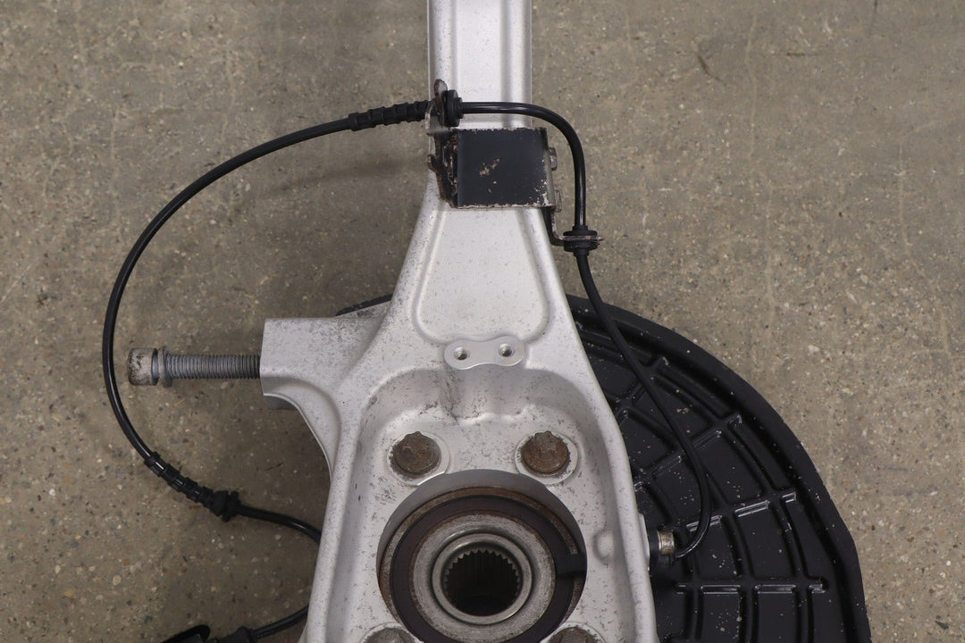 14 - 17 Maserati Ghibli AWD Front Right RH Spindle Knuckle W/ Hub & Sensor (77K)