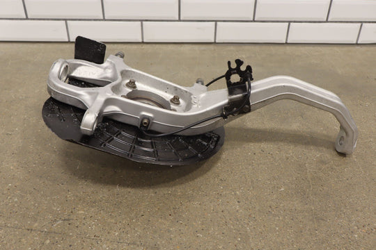 14 - 17 Maserati Ghibli AWD Front Right RH Spindle Knuckle W/ Hub & Sensor (77K)