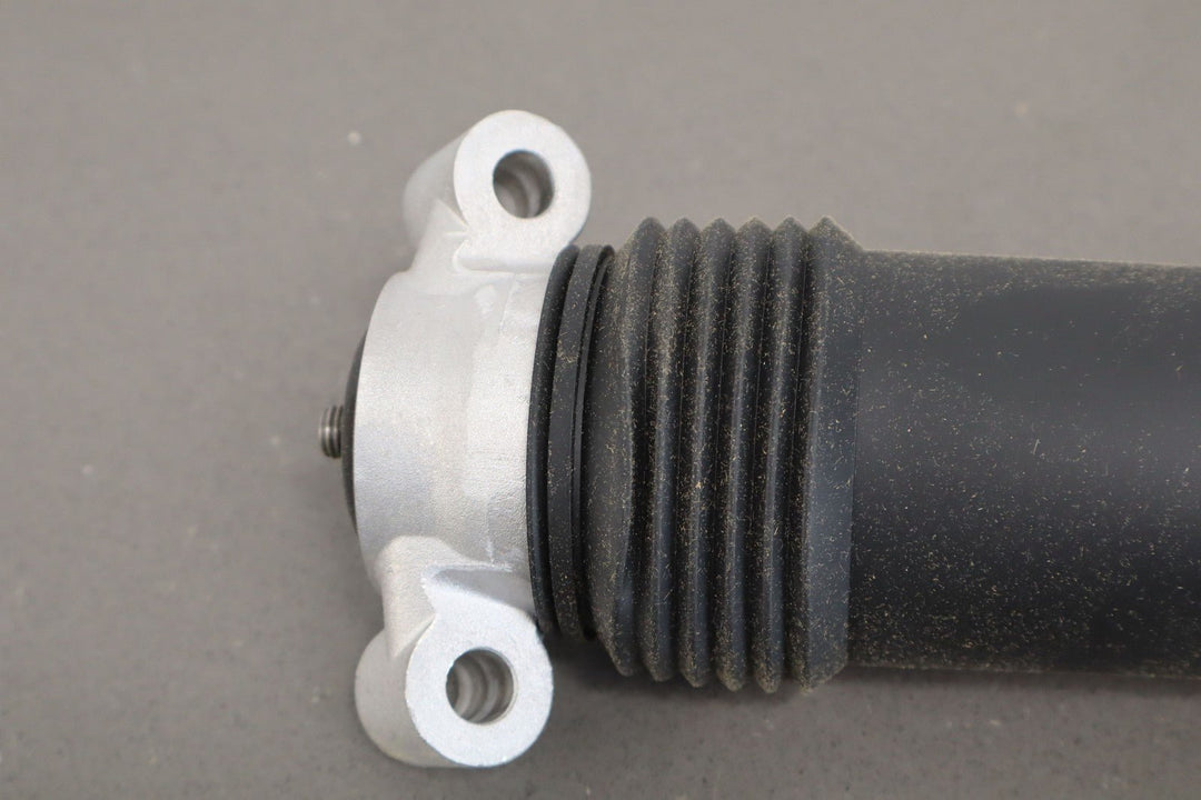 14 - 18 C7 Corvette Pair LH&RH Rear Shock Absorbers NEW GM 23202881