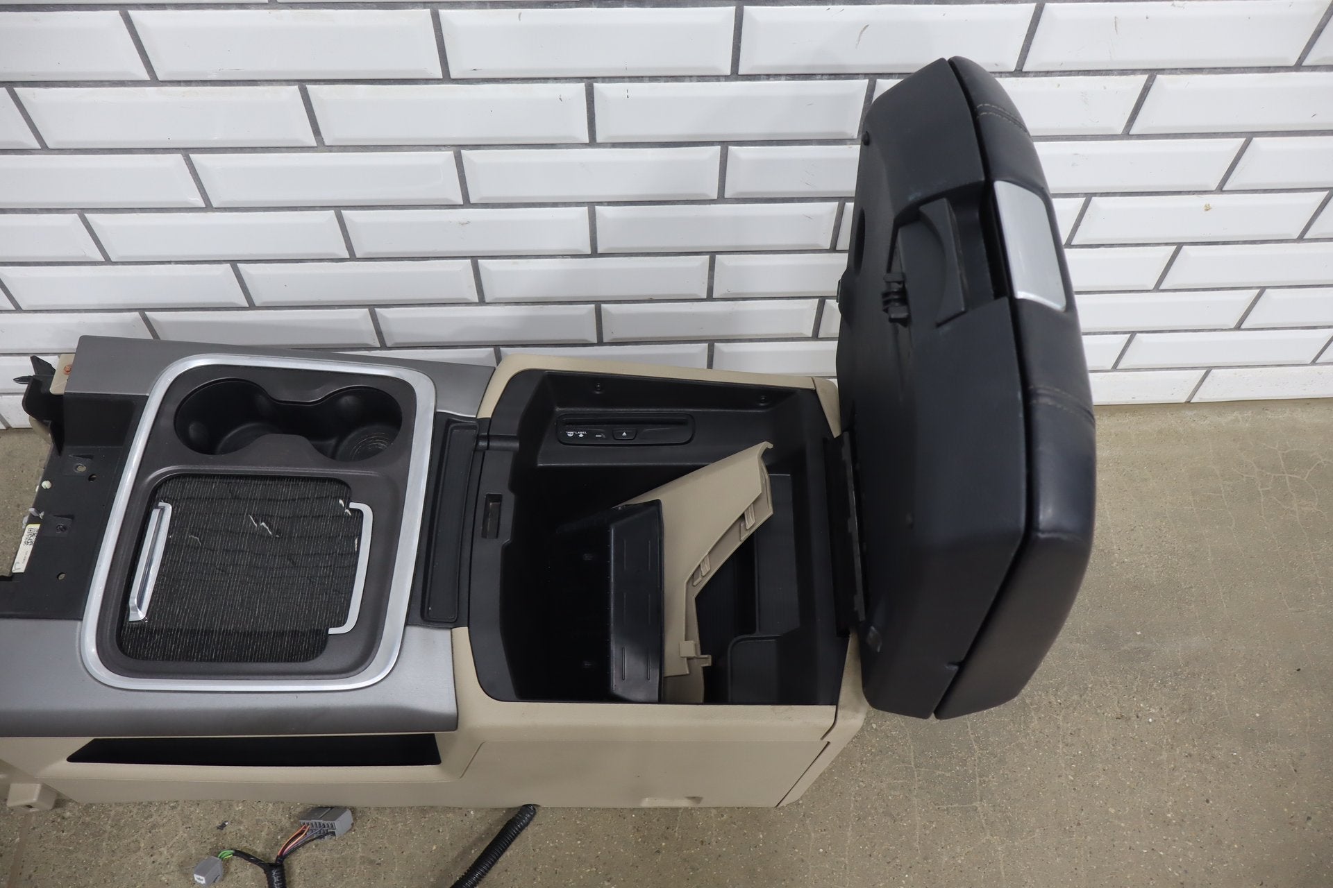 14-18 Ram Limited Tungsten OEM Center Console Assembly with Trim Indigo/Frost