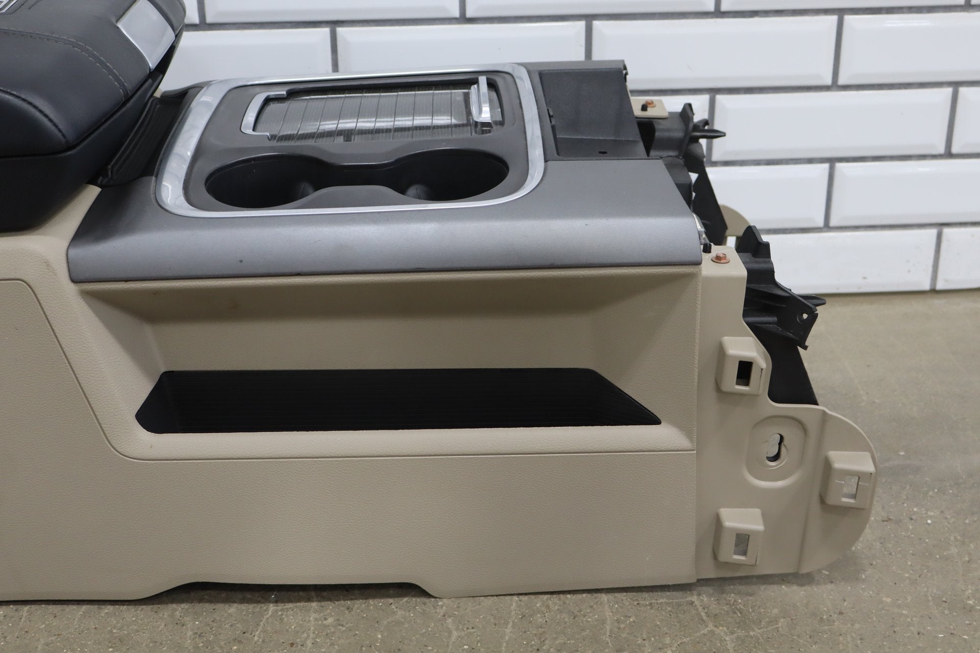 14-18 Ram Limited Tungsten OEM Center Console Assembly with Trim Indigo/Frost