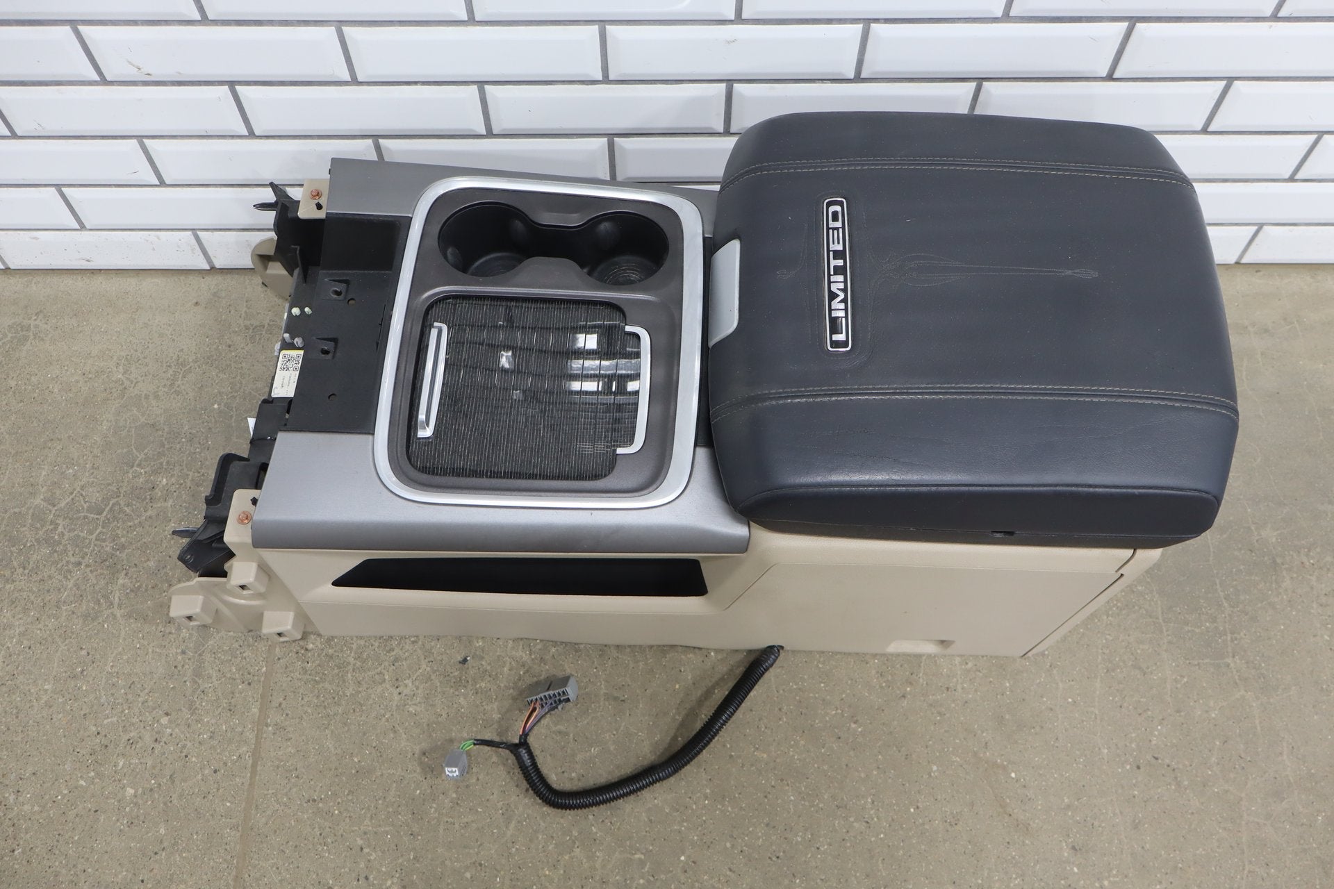 14-18 Ram Limited Tungsten OEM Center Console Assembly with Trim Indigo/Frost