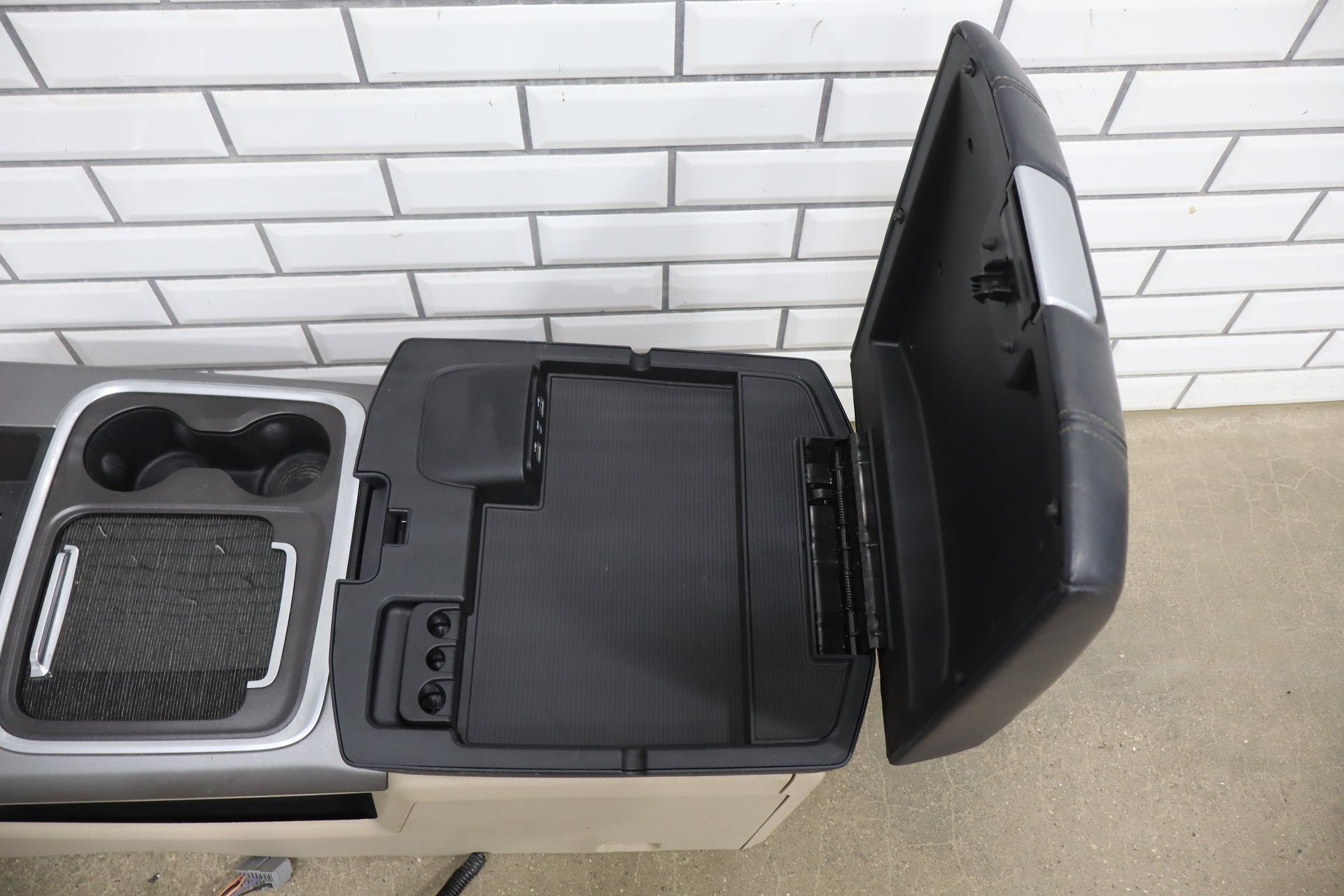 14-18 Ram Limited Tungsten OEM Center Console Assembly with Trim Indigo/Frost