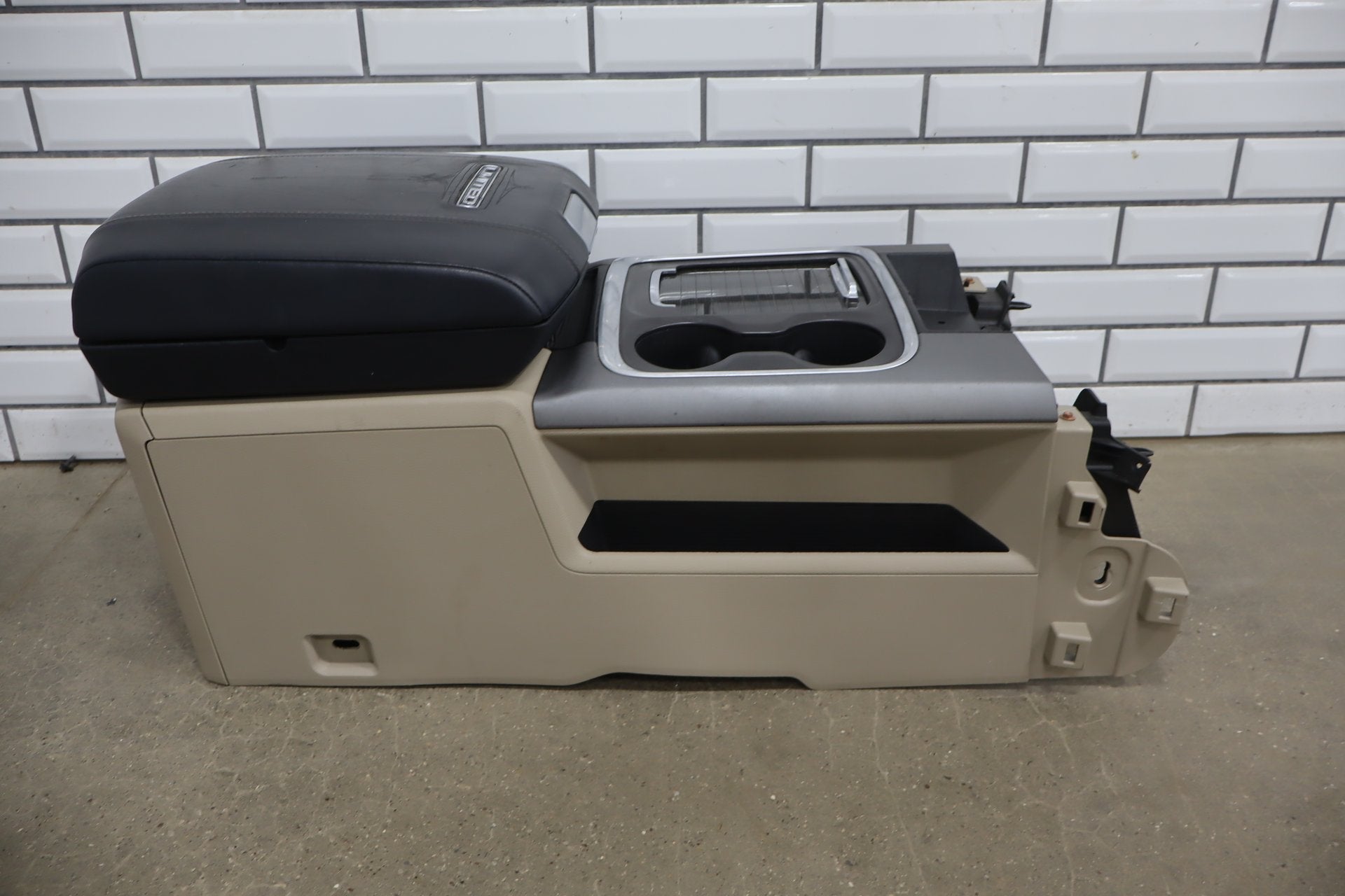 14-18 Ram Limited Tungsten OEM Center Console Assembly with Trim Indigo/Frost