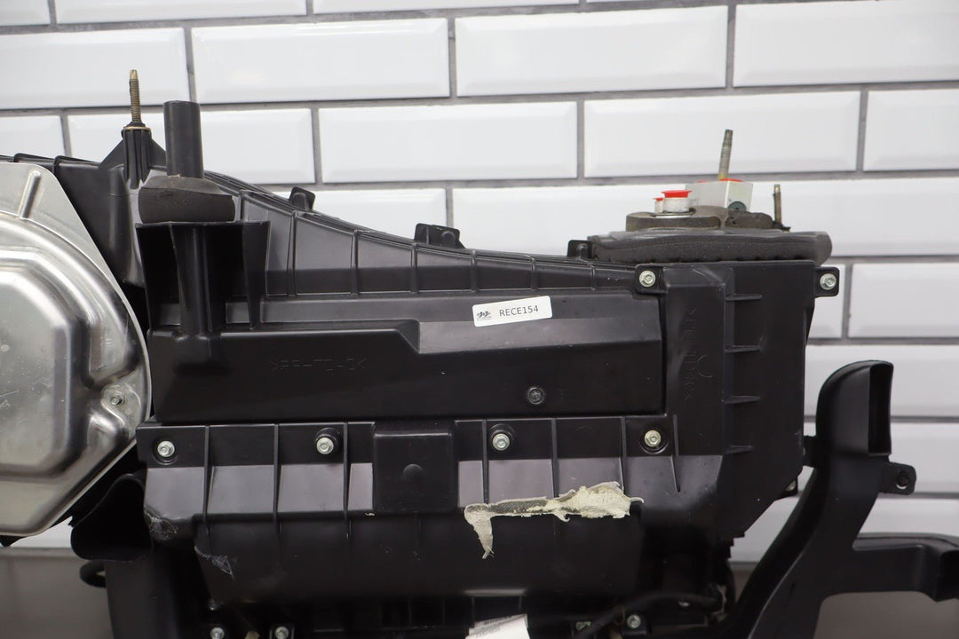 14 - 19 Chevy C7 Corvette OEM Climate Control Heater Housing (13592715)