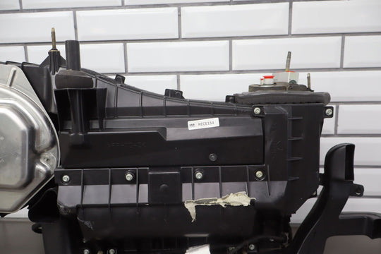 14 - 19 Chevy C7 Corvette OEM Climate Control Heater Housing (13592715)