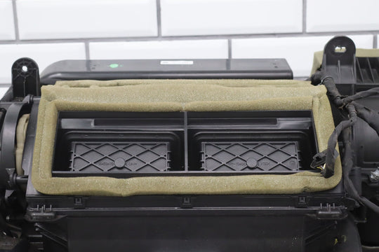 14 - 19 Chevy C7 Corvette OEM Climate Control Heater Housing (13592715)