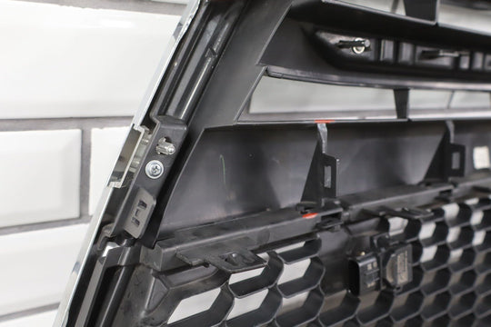 14 - 19 Lexus GX460 (W/Pre - Crash) Front OEM Upper Grille *Repaired*