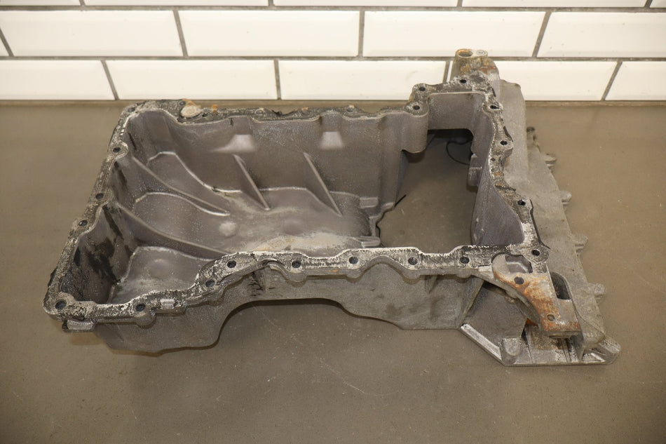 14-19 Ram 1500 14-17 Grand Cherokee 3.0L EcoDiesel Upper Oil Pan OEM 68229372AA