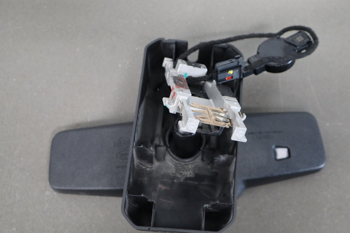 14-20 Cadillac Escalade Auto Dim Mirror 13584893