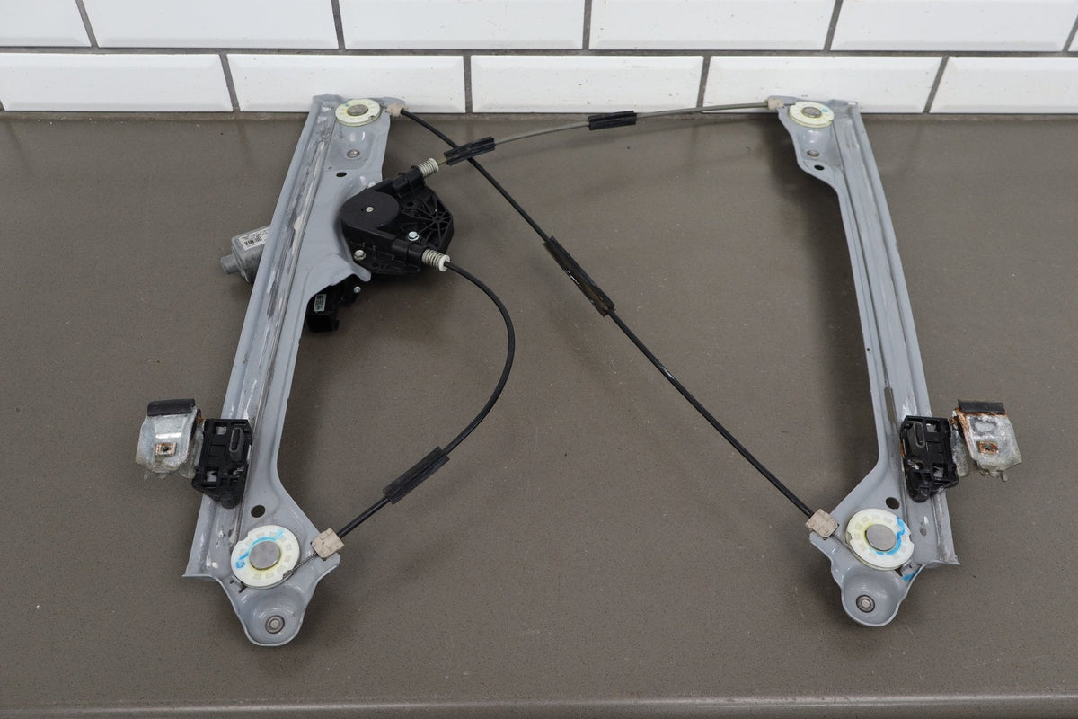14-20 Cadillac Escalade LF Window Regulator 84621036