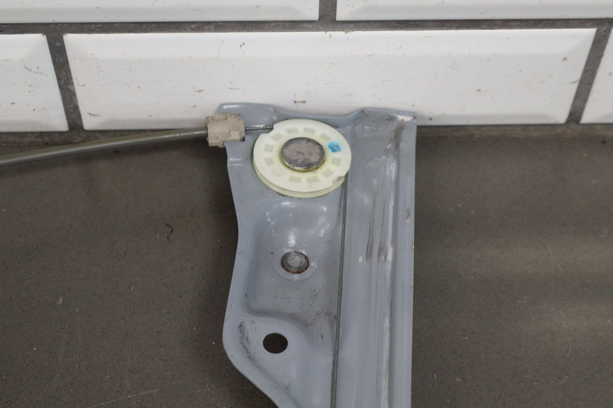 14-20 Cadillac Escalade LF Window Regulator 84621036