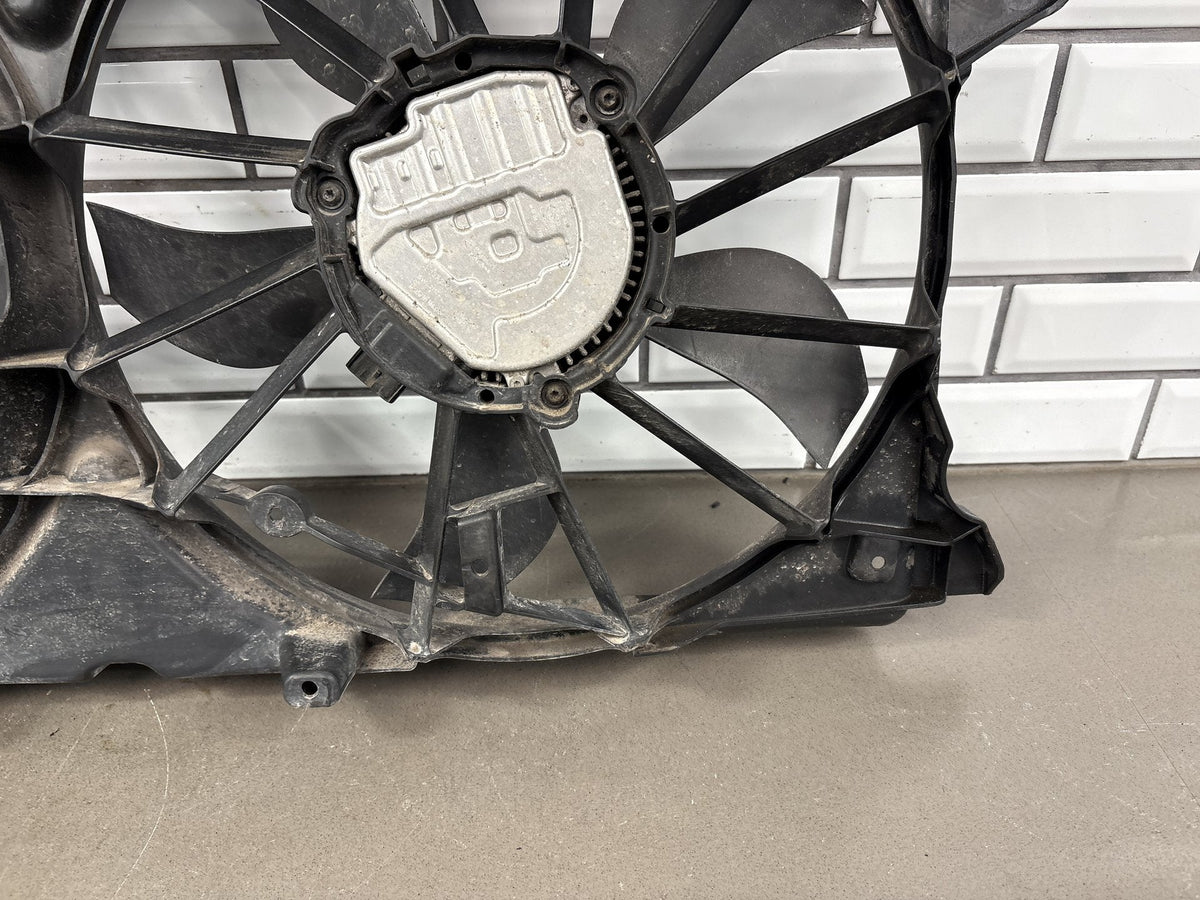 14-21 Cadillac Escalade Dual Fan Shroud 23123635