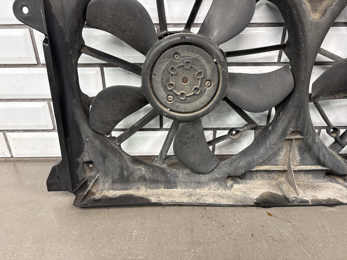 14-21 Cadillac Escalade Dual Fan Shroud 23123635