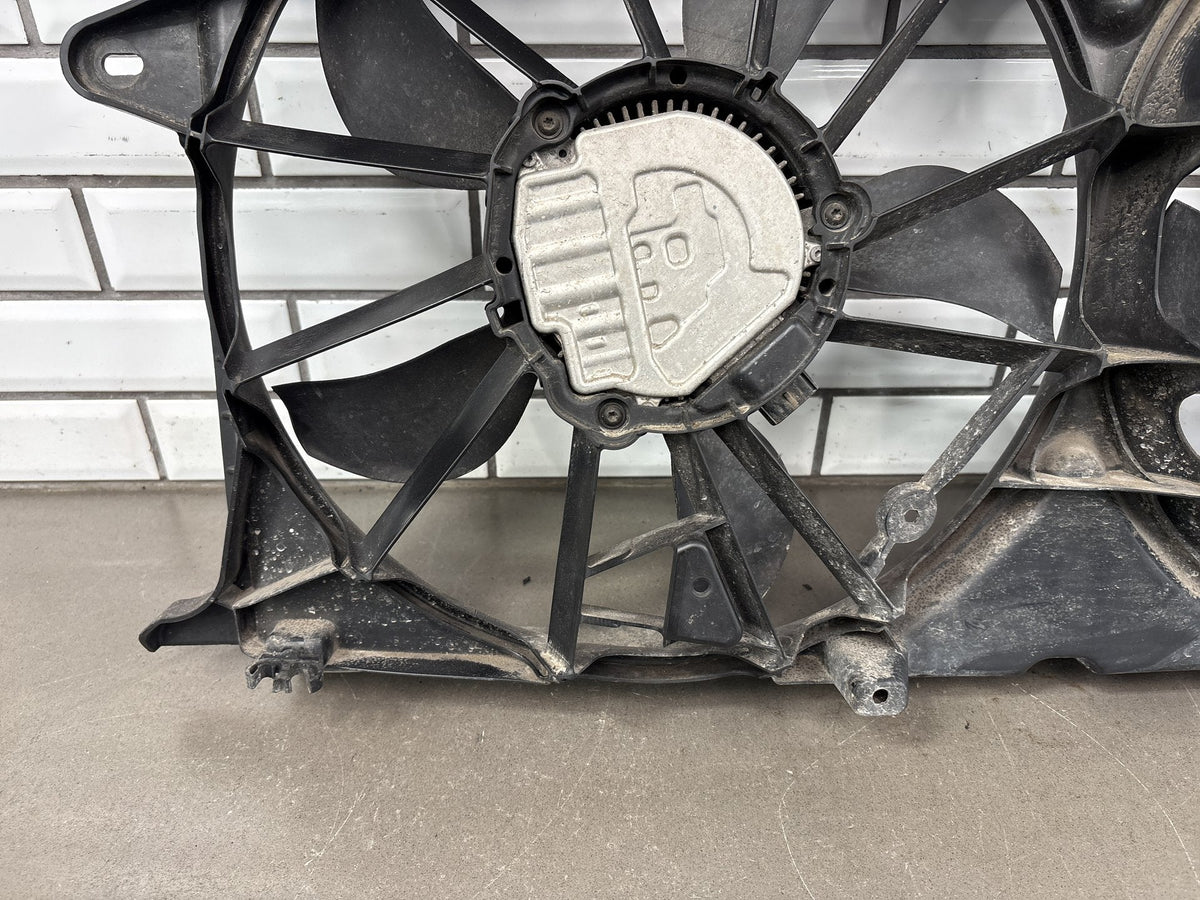 14-21 Cadillac Escalade Dual Fan Shroud 23123635
