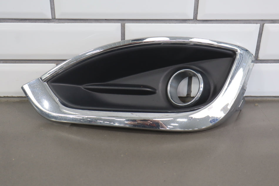 2018 Chrysler Pacifica Limited Driver Left LH Fog Light Bezel Trim