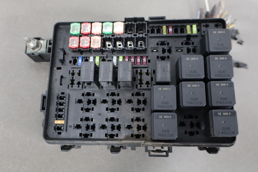 15 - 16 Dodge Charger SRT8 6.4L 392 Underhood Engine Fuse Box 68274148AD